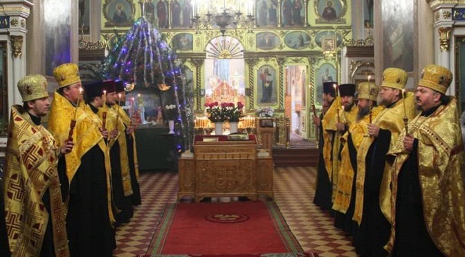 Богослужение в Свято-Николаевском соборе г. Алчевска