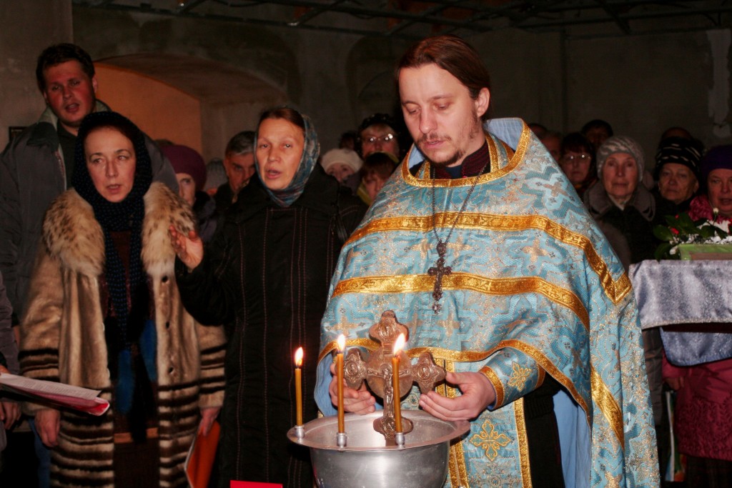 06 ноября 2016 г. ТОРЖЕСТВЕННЫЙ МОЛЕБЕН В ХРАМЕ-ЧАСОВНЕ г. СТАХАНОВА