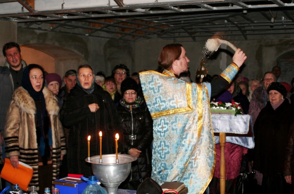 06 ноября 2016 г. ТОРЖЕСТВЕННЫЙ МОЛЕБЕН В ХРАМЕ-ЧАСОВНЕ г. СТАХАНОВА