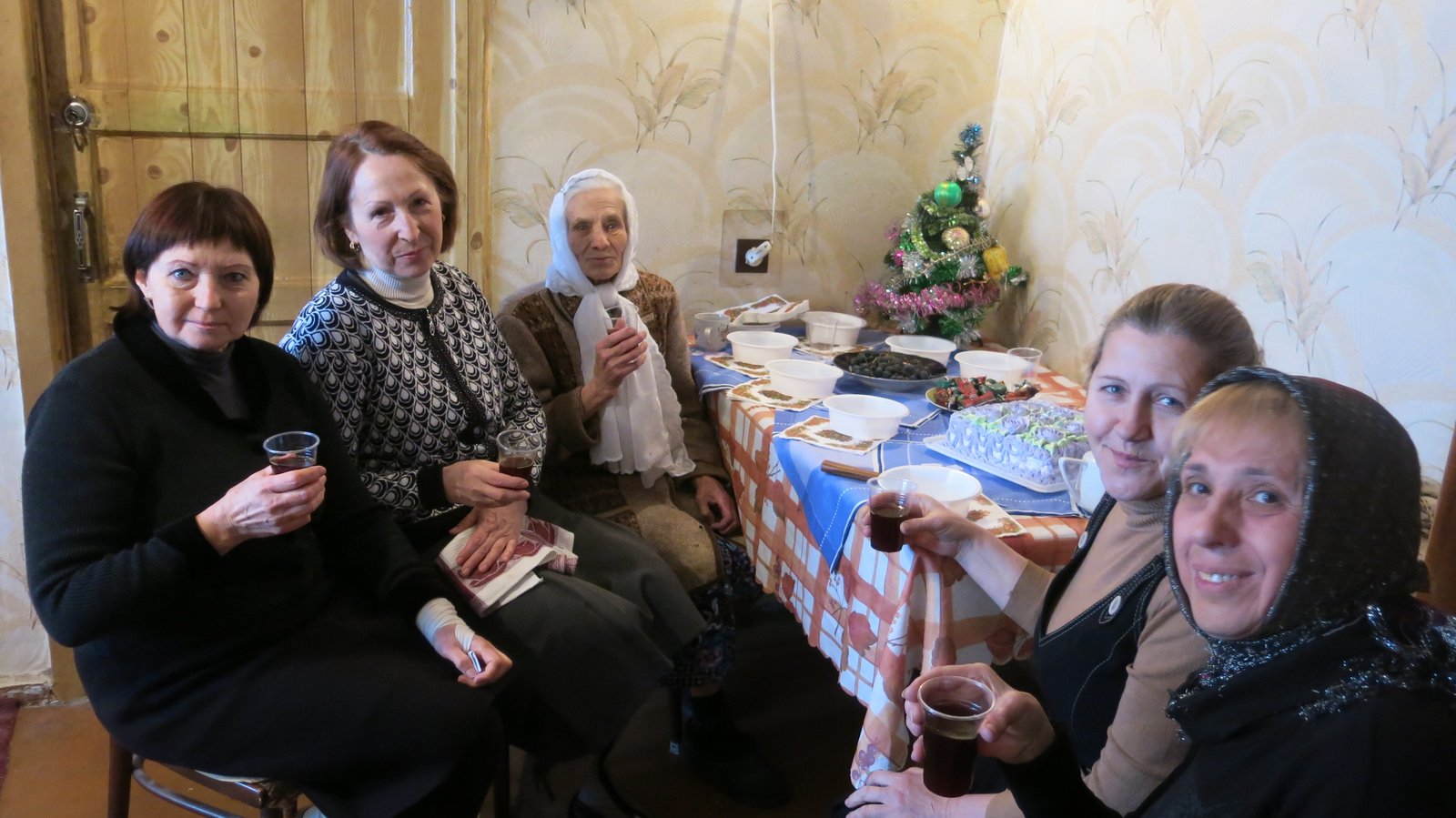 Празднование 92-летия прихожанки собора Базегиной Анисии Петровны. 08.01.2019
