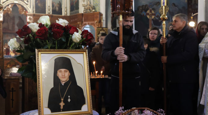 В СВЯТО-НИКОЛАЕВСКОМ СОБОРЕ ПРОСТИЛИСЬ С НАСТОЯТЕЛЕМ АРХИМАНДРИТОМ ДИОНИСИЕМ (ТИВЯКОВЫМ)